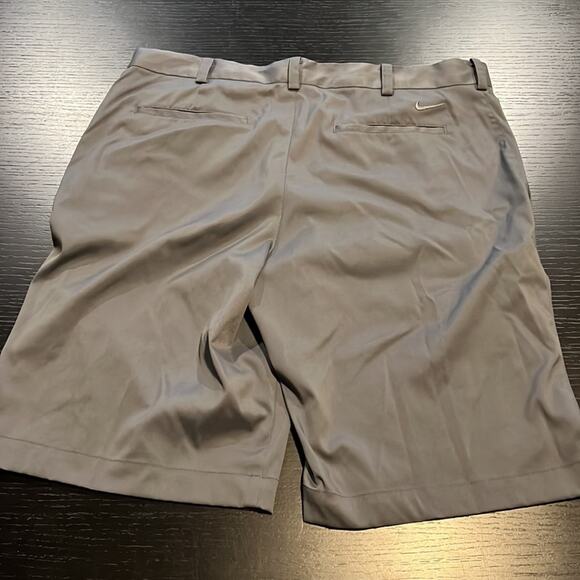 Nike Golf Tour Performance Grey Dri Fit Flat Front Golf Shorts Size 34 - Picture 5 of 5